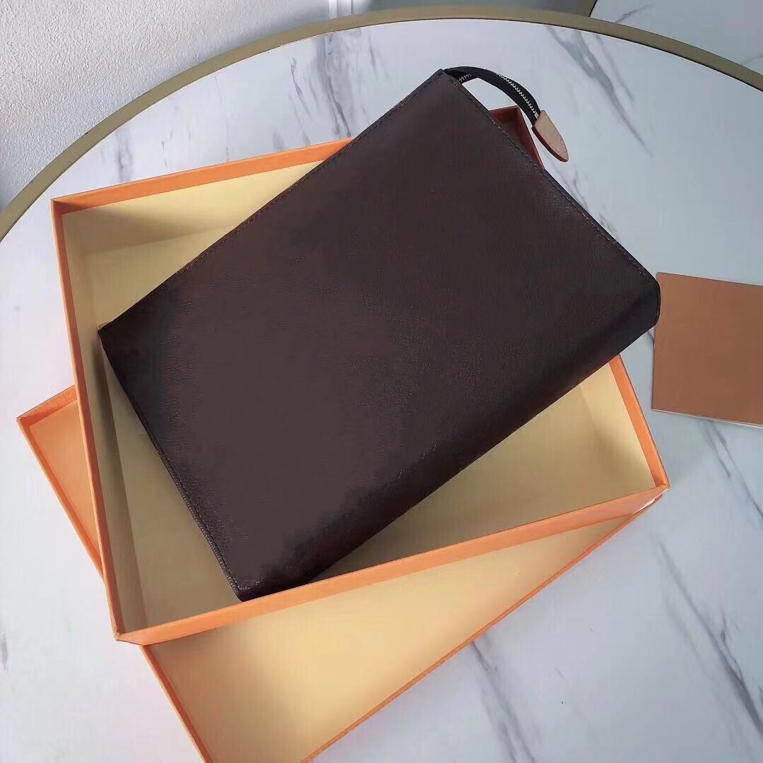 New Travel Toiletry Pouch 26 cm 19cm Protection Makeup Clutch Mens Genuine Leather Waterproof Cosmetic Bags For Women With Dust Bag M47542, Gift bag not sold seperate
New Travel Toiletry Pouch 26 cm 19cm Protection Makeup Clutch Mens Genuine Leather Waterproof Cosmetic Bags For Women With Dust Bag M47542, Gift bag not sold seperate