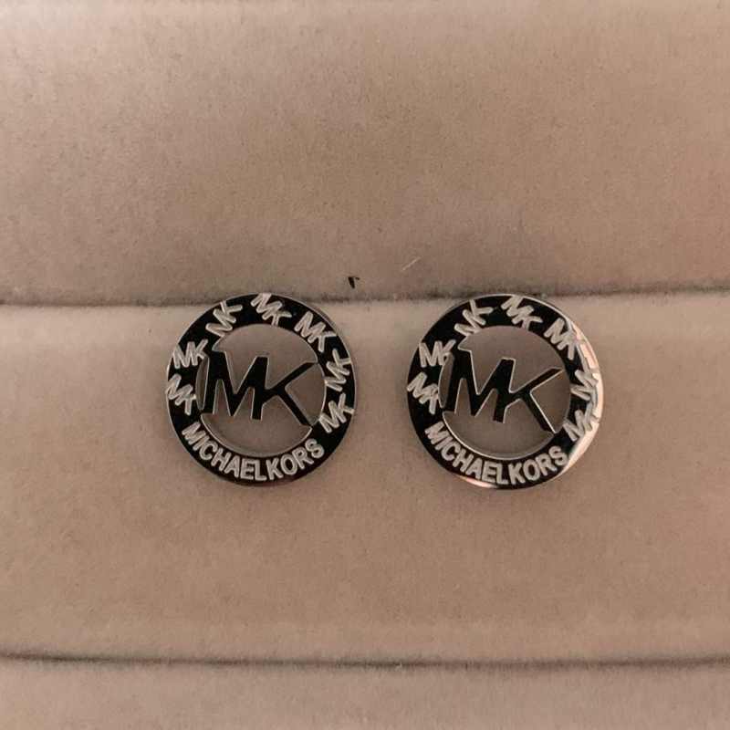 New Arrival 3 Colors Luxurious Letter Earrings Fashion Style Titanium Steel Love Stud earrings For Women Party Gift wholesale Price, Golden;silver
New Arrival 3 Colors Luxurious Letter Earrings Fashion Style Titanium Steel Love Stud earrings For Women Party Gift wholesale Price, Golden;silver