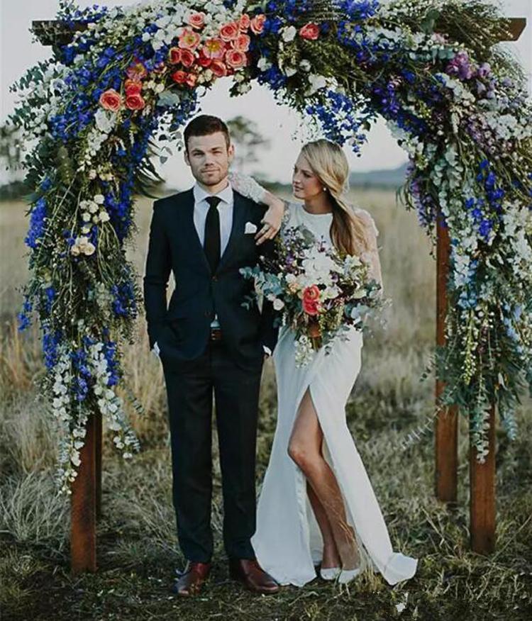 2021 Sexy Backless Mermaid Wedding Dresses Sheer Long Sleeves Country Boho Style Beach Bridal Gowns Split Front Lace Engagement Dresses