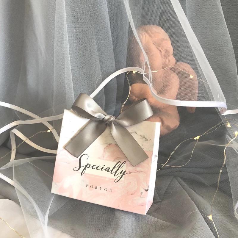 20pcs Creative romantic pink Marble Candy Boxes Chocolate Bag Christmas Party Wedding Favors souvenirs thanks Gift package Bags
20pcs Creative romantic pink Marble Candy Boxes Chocolate Bag Christmas Party Wedding Favors souvenirs thanks Gift package Bags