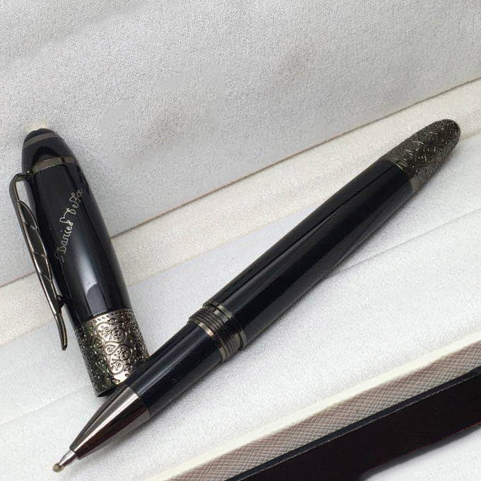 2021 Great Luxury pen Writer Daniel Defoe Collector Pens Wine red Black Blue White Classic Fountain pen Luxury 4810 ROLLER PEN, As picture show
2021 Great Luxury pen Writer Daniel Defoe Collector Pens Wine red Black Blue White Classic Fountain pen Luxury 4810 ROLLER PEN, As picture show