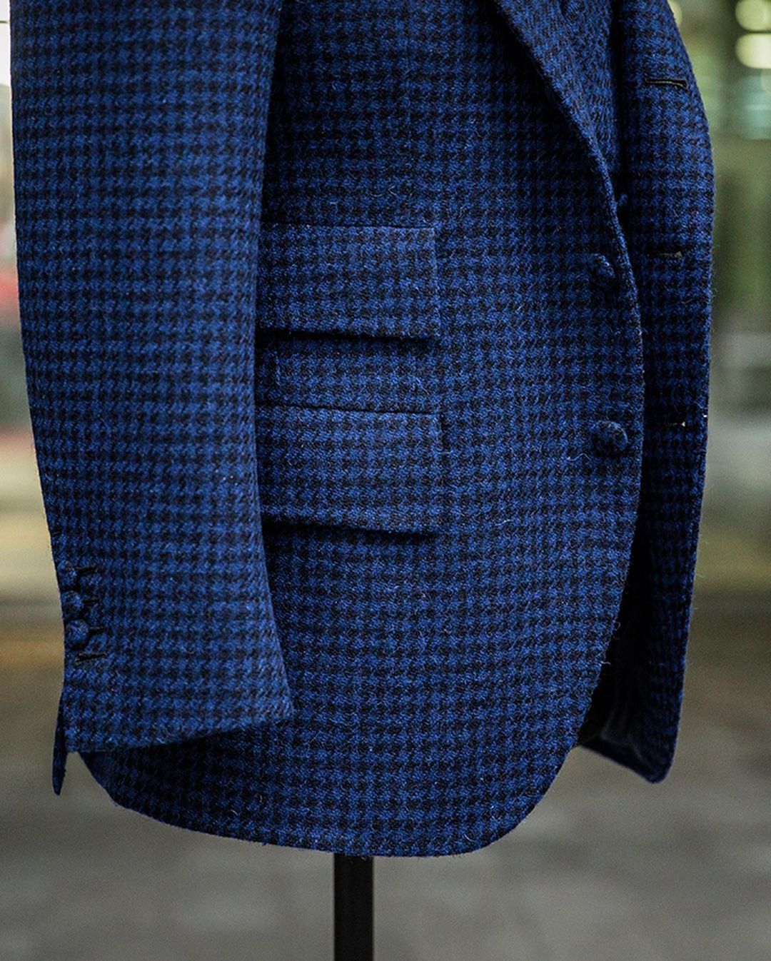 Vintage Mens Designer Suits Three-piece Wool Blend Peaked Lapel Groom Tuxedos Customized Made jacket Vest and pants Business Men Suits