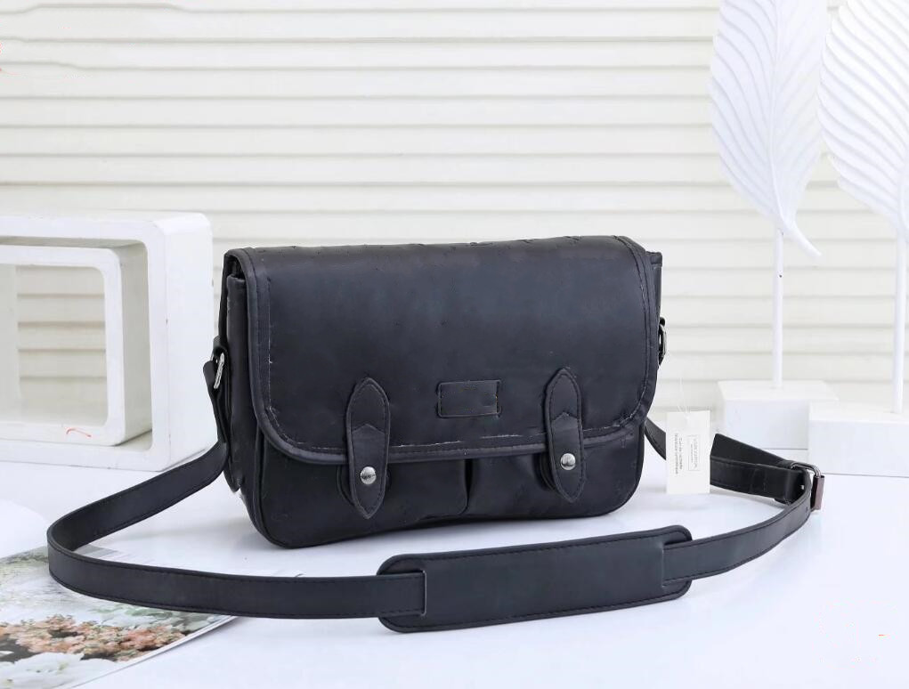 hot new men shouder Classic fashion men messenger bags cross body bag school bookbag should with dust bag, Black grid
hot new men shouder Classic fashion men messenger bags cross body bag school bookbag should with dust bag, Black grid