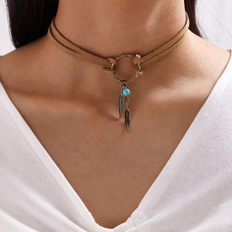 Chokers Ethnic Style Gold Feather Leather Choker Necklace For Women Simple Green Stone Clavicle Chains Ladies Party Jewelry 94341
Chokers Ethnic Style Gold Feather Leather Choker Necklace For Women Simple Green Stone Clavicle Chains Ladies Party Jewelry 94341