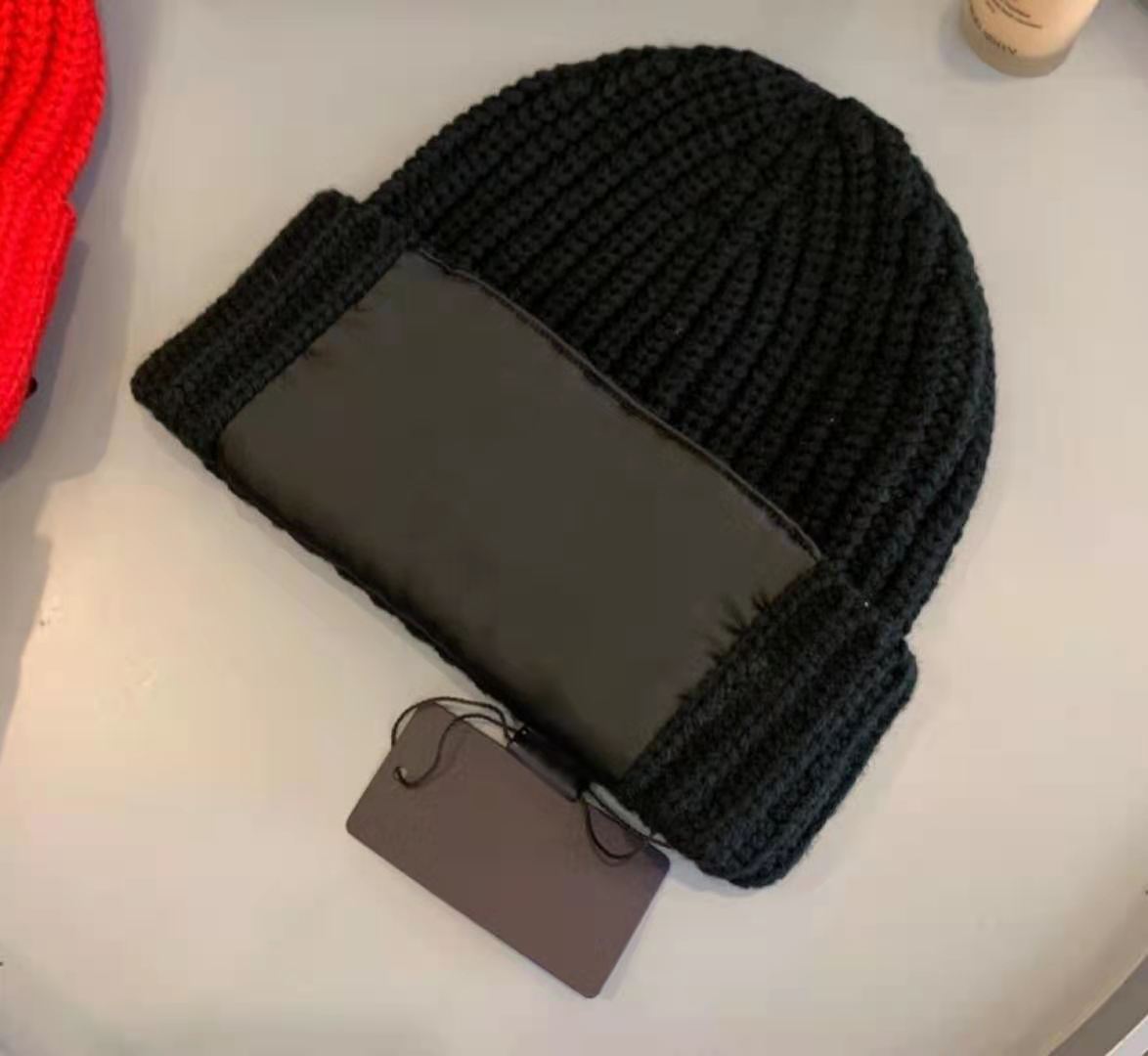 2020 New Fashion Beanie classic letter badge Cold cap Man Woman Skull Caps Warm Fall Winter Fitted Unisex Cap Top Quality, Black
2020 New Fashion Beanie classic letter badge Cold cap Man Woman Skull Caps Warm Fall Winter Fitted Unisex Cap Top Quality, Black