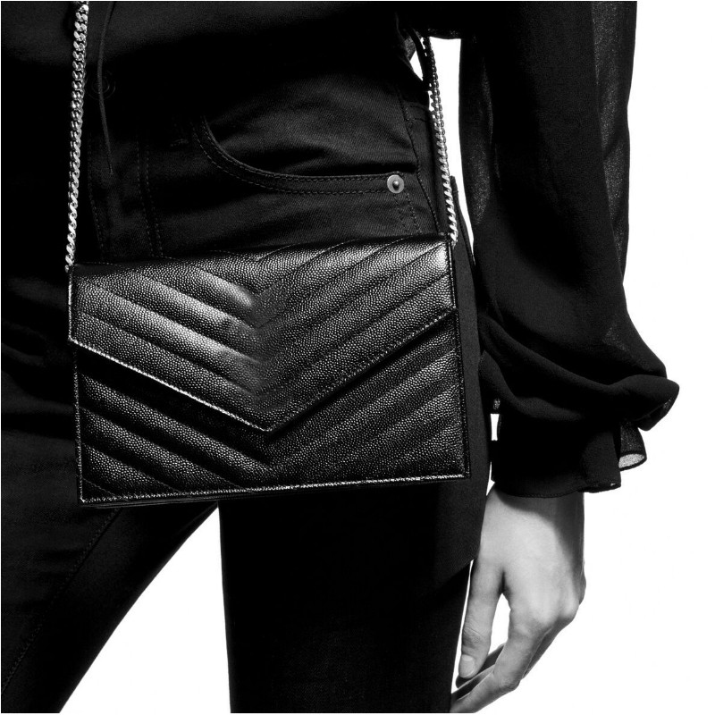 Fashion 2022 New Luxury Brand Women's Genuine Leather bags Letter Metal Chain Twill Envelope Embossed Flap Bags Shoulder Crossbody Designer Bag Purse Wallets, Red
Fashion 2022 New Luxury Brand Women's Genuine Leather bags Letter Metal Chain Twill Envelope Embossed Flap Bags Shoulder Crossbody Designer Bag Purse Wallets, Red