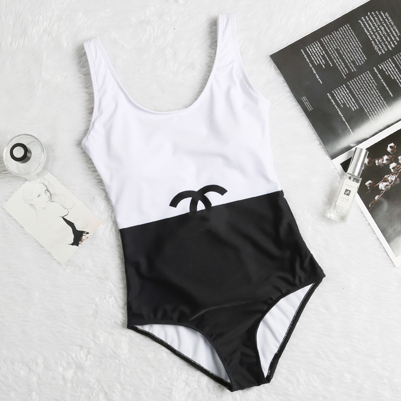 2020 fashion brand C-letter printed women's sexy triangle one-piece holiday Swimsuit
2020 fashion brand C-letter printed women's sexy triangle one-piece holiday Swimsuit