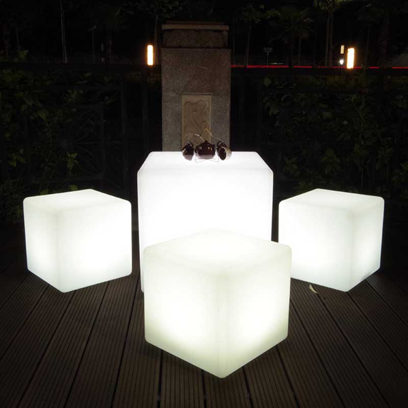 PE Plastic LED Cube Stool RGBW Wireless Hotel Decoration LED Furniture Waterproof Garden Glowing Stool Cube Remote Control Chair