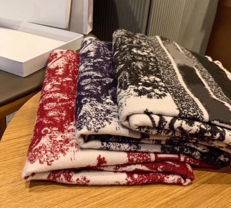 Hot Sale 2021 Classic Dstyle cashmere scarf For Men and Women Winter cashmere design Big Letter pattern cashmere Pashminas Shawls scarves
Hot Sale 2021 Classic Dstyle cashmere scarf For Men and Women Winter cashmere design Big Letter pattern cashmere Pashminas Shawls scarves