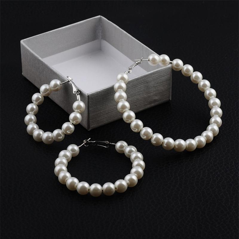 2021 New Pearl Hoop Earrings for Women Exaggerates Oversize Pearl Circle Ear Rings Earrings Fashion Europe Nightclub Jewelry
2021 New Pearl Hoop Earrings for Women Exaggerates Oversize Pearl Circle Ear Rings Earrings Fashion Europe Nightclub Jewelry