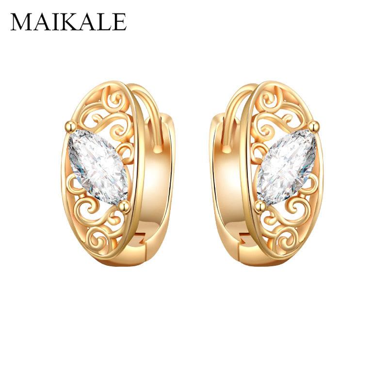 MAIKALE Oval Zircon Stud Earrings for Women Cubic Zirconia Beads Gold Hollow Geometric Small Earrings Korean Jewelry Gift
MAIKALE Oval Zircon Stud Earrings for Women Cubic Zirconia Beads Gold Hollow Geometric Small Earrings Korean Jewelry Gift