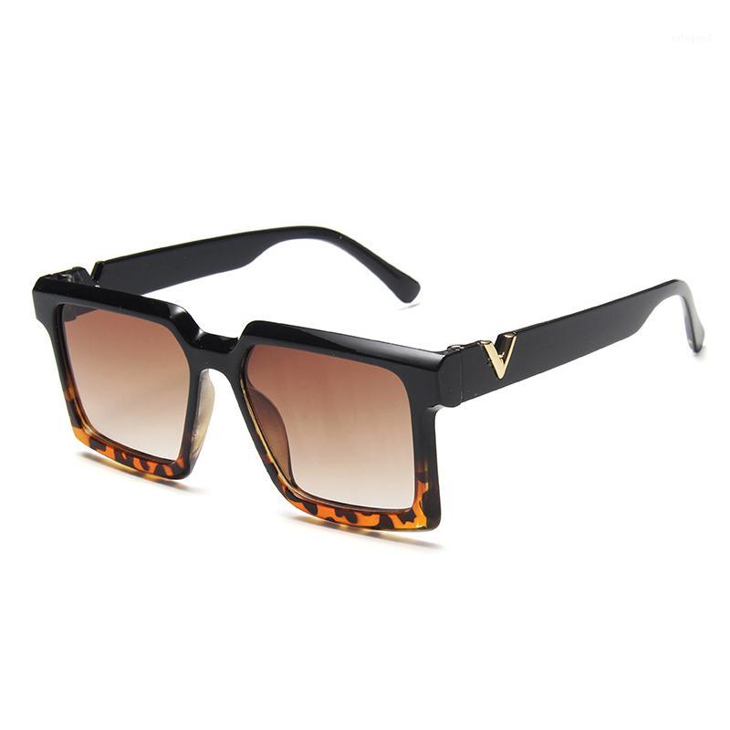 Sunglasses 2021 Brand Women Square Glasses Personalized Flat Top Colorful Vintage Eyewear UV400 High Quality1
Sunglasses 2021 Brand Women Square Glasses Personalized Flat Top Colorful Vintage Eyewear UV400 High Quality1