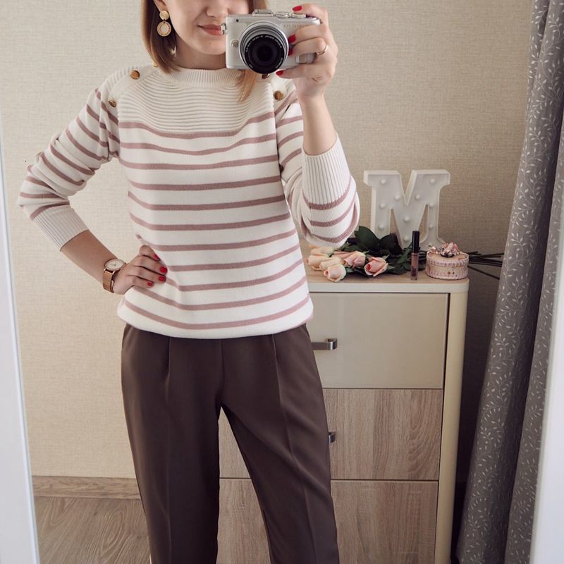 2021 New Euro Style Women Striped Sweater Autumn Winter Crewneck Pullovers Top Button Decorate Knitted Female Jumper Pull Femme Wfuq, Black half sleeve
2021 New Euro Style Women Striped Sweater Autumn Winter Crewneck Pullovers Top Button Decorate Knitted Female Jumper Pull Femme Wfuq, Black half sleeve