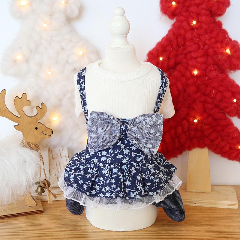 Fake Two Pcs Pet Jumpsuits for Autumn and Winter Floral Fake Two-Piece Four-legged Pet Clothing Dog Clothes with Bow Decor, Blue
Fake Two Pcs Pet Jumpsuits for Autumn and Winter Floral Fake Two-Piece Four-legged Pet Clothing Dog Clothes with Bow Decor, Blue