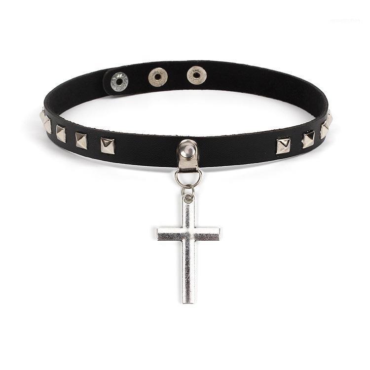Fashion Spike Rivet Punk Sexy Gothic Pu Leather Goth Heart Cross Choker Necklace on Neck Round Collar Necklaces Women Jewelry1
Fashion Spike Rivet Punk Sexy Gothic Pu Leather Goth Heart Cross Choker Necklace on Neck Round Collar Necklaces Women Jewelry1