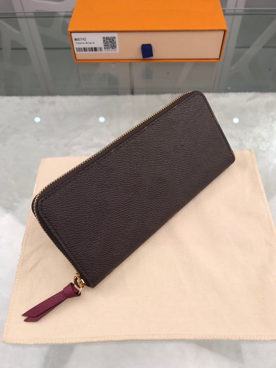 Famous designer classic fashion leather wallet for men and women, wallet,Luxury designer bag pocket change, passport book, card bag, N60534, The picture shall prevail
Famous designer classic fashion leather wallet for men and women, wallet,Luxury designer bag pocket change, passport book, card bag, N60534, The picture shall prevail