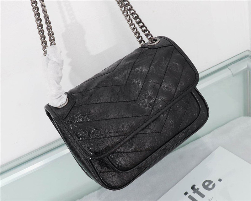 genuine leather NIKI oil wax cowhide leather crossbody bags high quality silver chain shoulder bags women ladies handbags purses, Wine red
genuine leather NIKI oil wax cowhide leather crossbody bags high quality silver chain shoulder bags women ladies handbags purses, Wine red