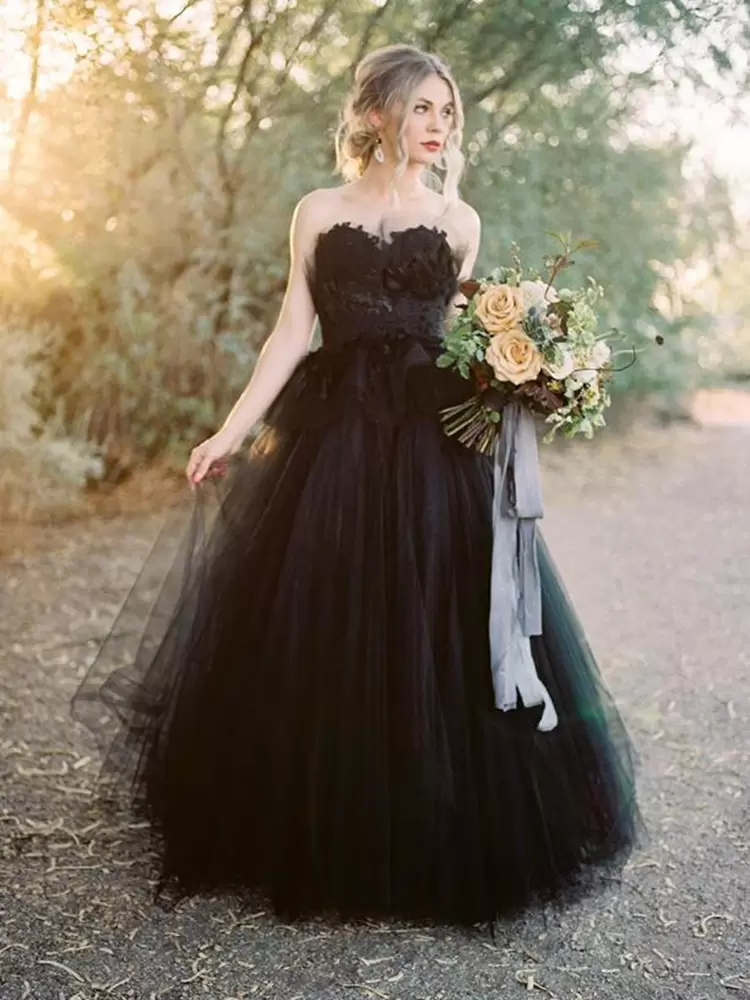 Black Gothic Wedding Dresses Bridal Gown Lace Applique Sweetheart Neckline Tulle Custom Made Plus Size Floor Length Vestido De Novia