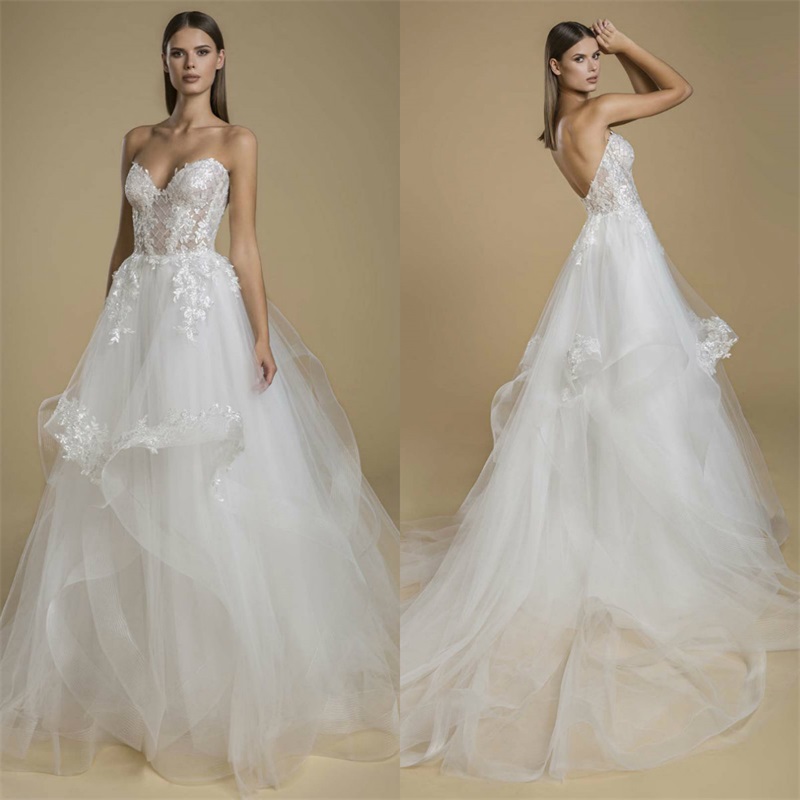 New Arrival A Line Wedding Dresses Fashion Tiered Tulle Appliqued Lace Country Bridal Gowns Custom Made Robes De Mariée Backless Sweep Train