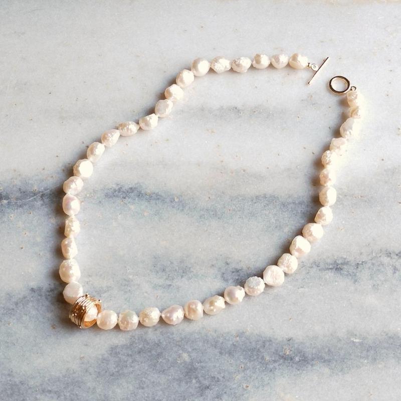 Lii Ji White Hama Baroque Pearl Necklace Gold Color Fashion Style Choker Necklace 44cm For Women Girl Jewelry Gift
Lii Ji White Hama Baroque Pearl Necklace Gold Color Fashion Style Choker Necklace 44cm For Women Girl Jewelry Gift