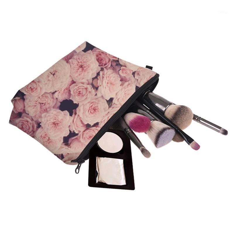 2020 Quality Europe America Ladies Daily Dag Cosmetic Bags Fashion Cosmetic Bag New HD Pink Rose 3D Printing Bag1
2020 Quality Europe America Ladies Daily Dag Cosmetic Bags Fashion Cosmetic Bag New HD Pink Rose 3D Printing Bag1