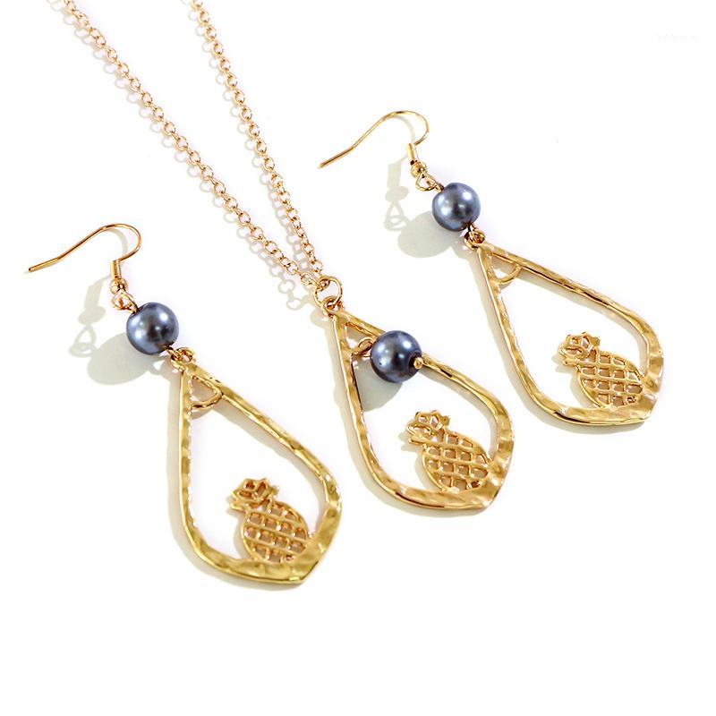 Say Hello New Hawaii Polynesia Style Gold Color Pineapple Pearl Water-drop Necklace Earrings Sets for Women Alakai Jewelry K60941, As pic
Say Hello New Hawaii Polynesia Style Gold Color Pineapple Pearl Water-drop Necklace Earrings Sets for Women Alakai Jewelry K60941, As pic