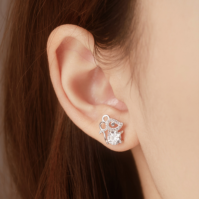 925 sterling silver earrings new cute mouse diamond jewelry female fashion animal ear pins exquisite jewelry 2020 sweet earrings
925 sterling silver earrings new cute mouse diamond jewelry female fashion animal ear pins exquisite jewelry 2020 sweet earrings