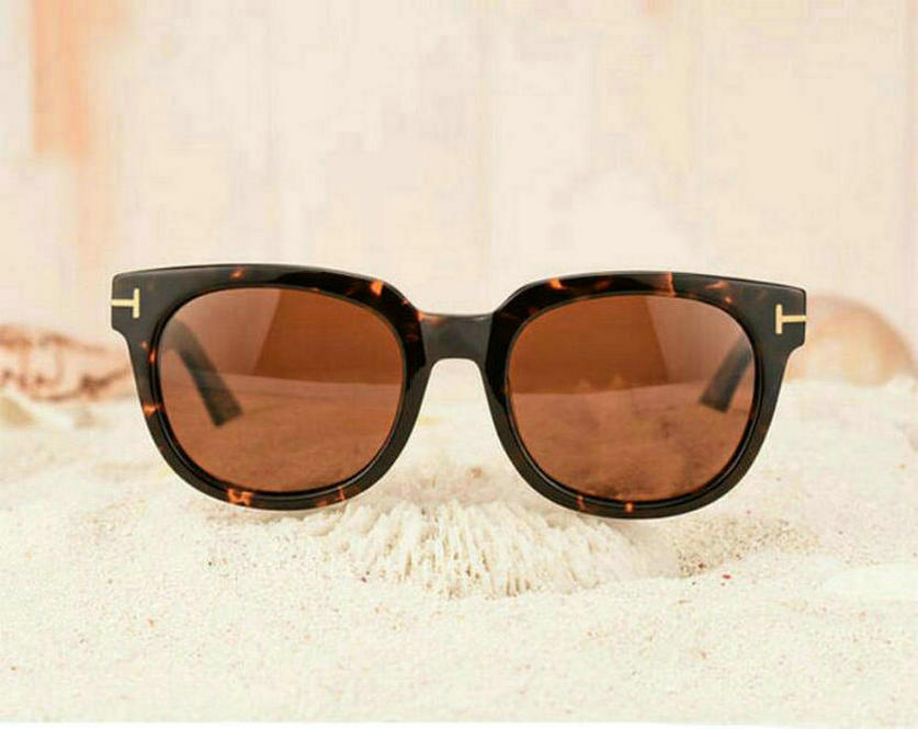 2021 New luxury top qualtiy New Fashion 211 Tom Sunglasses For Man Woman Erika Eyewear ford Designer FT Sun Glasses Free Shipping
2021 New luxury top qualtiy New Fashion 211 Tom Sunglasses For Man Woman Erika Eyewear ford Designer FT Sun Glasses Free Shipping
