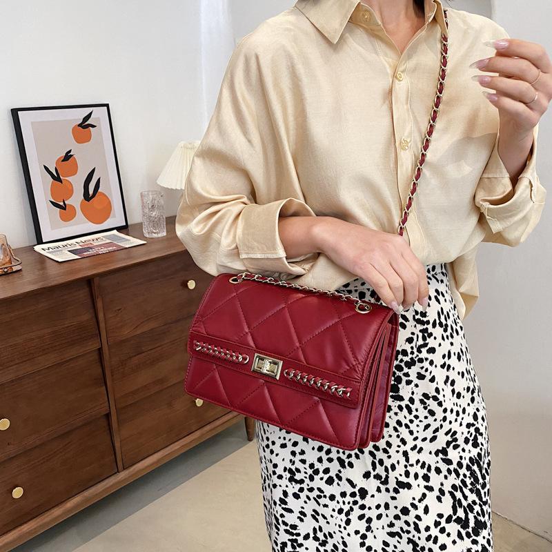 Fashion Bag Women's New Fashion Flap In Autumn And Winter One Shoulder Diamond Square Shape Chain Small Square Bag, Black
Fashion Bag Women's New Fashion Flap In Autumn And Winter One Shoulder Diamond Square Shape Chain Small Square Bag, Black