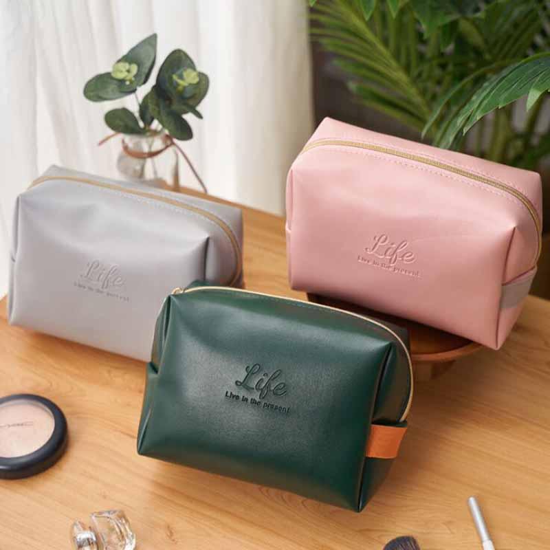 1pcs 16.5x7x12cm PU leather waterproof cosmetic bag women's large capacity portable travel ins air washing cosmetic storage bag
1pcs 16.5x7x12cm PU leather waterproof cosmetic bag women's large capacity portable travel ins air washing cosmetic storage bag