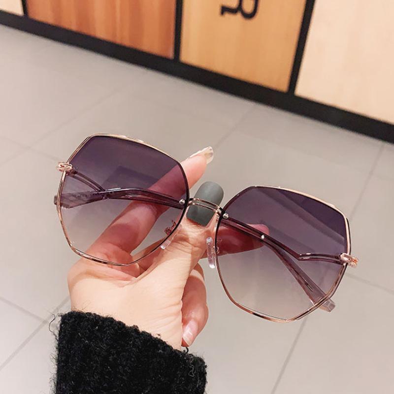 Frameless Polygonal Fashion Sunglasses Women's Trend Luxury Cover Face Small Colorful High-quality Personalized Sun Glasses, White;black
Frameless Polygonal Fashion Sunglasses Women's Trend Luxury Cover Face Small Colorful High-quality Personalized Sun Glasses, White;black