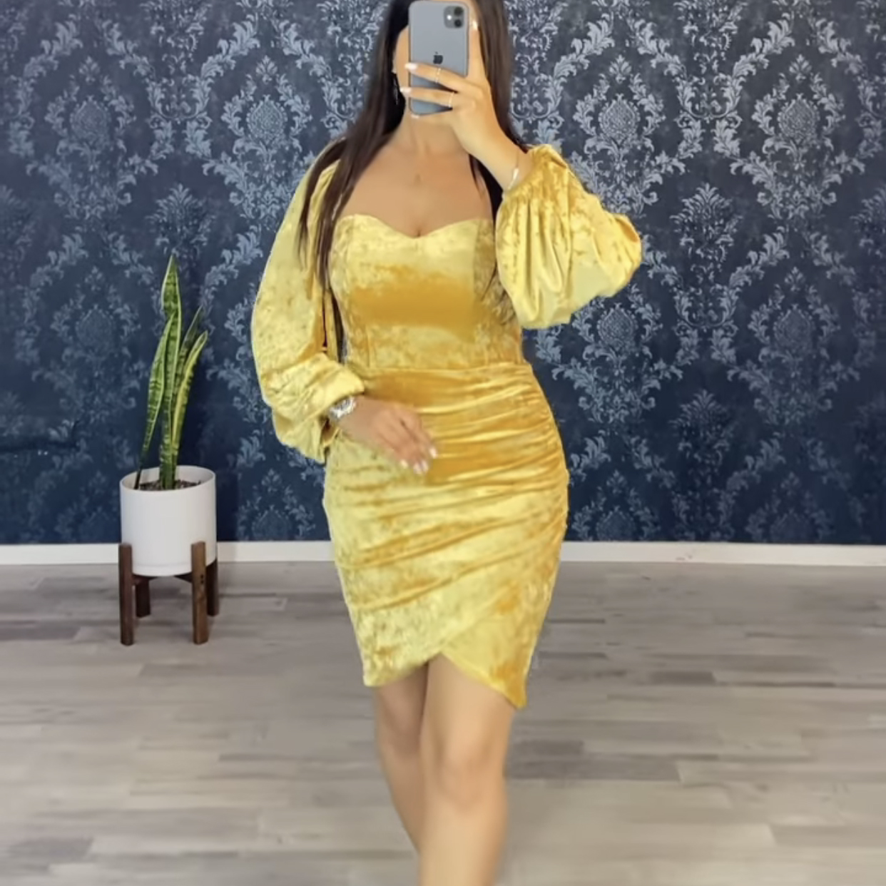 Black Velvet Cocktail Dresses Dubai Party Arabic Women Long Puff Sleeves Straight Short Prom Dress Middle East Party Gowns