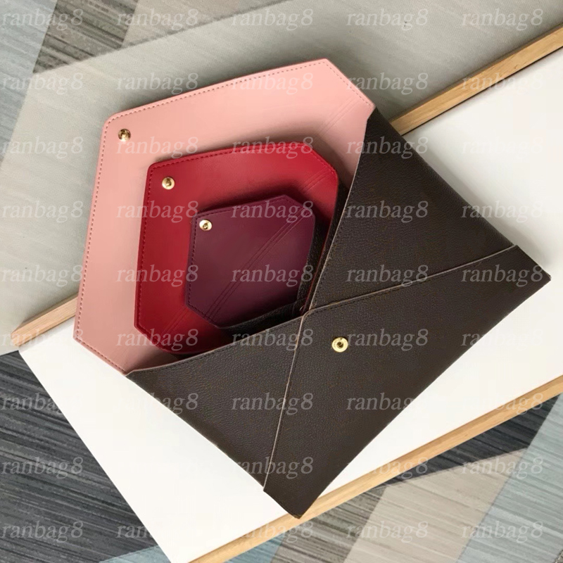 Wholesale Women's Fashion Handbags 3-in-1 pouch Envelope clutch bags Black Leather with Heart design purse passport coins pockets, Mono letter 
Wholesale Women's Fashion Handbags 3-in-1 pouch Envelope clutch bags Black Leather with Heart design purse passport coins pockets, Mono letter