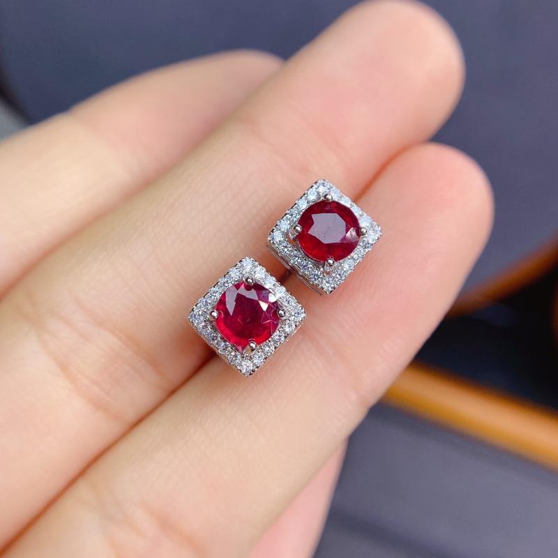 shilovem Natural New Burning Pigeon Blood Ruby Gemstone earrings for Women 925 Sterling Silver gift wedding 5mm jce0505861agh
shilovem Natural New Burning Pigeon Blood Ruby Gemstone earrings for Women 925 Sterling Silver gift wedding 5mm jce0505861agh