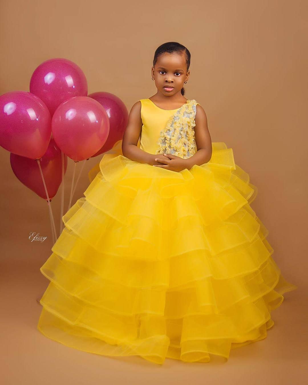 Cheap Yellow 2020 Flower Girl Dresses Ball Gown Tulle Lace Little Girl Wedding Dresses Cheap Communion Pageant Dresses Gowns ZJ627