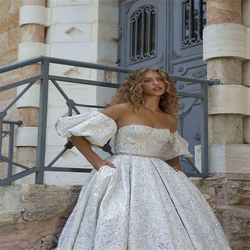 Luxury Wedding Dresses Sexy Sweetheart Bridal Gowns Bling Sequins Beads Appliqued Sweep Train Beach Custom Made Vestido De Novia