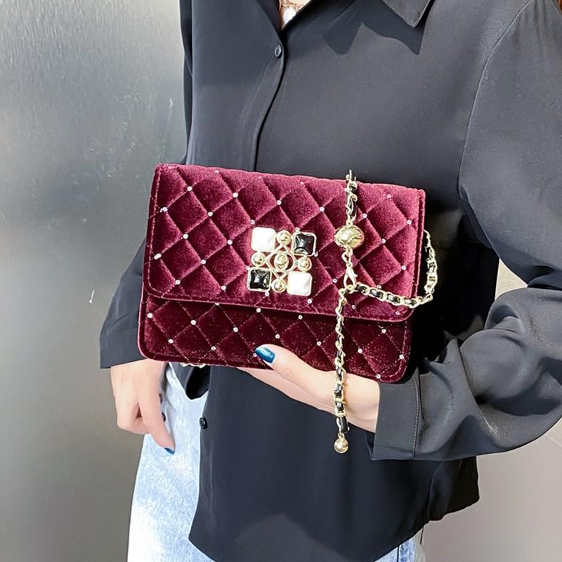 Luxury Velvet Crossbody Bag for Women Small Fashion Diamond Lattice Chain Messenger Handbag Female Small Plaid Flap Shoulder Bag, Black
Luxury Velvet Crossbody Bag for Women Small Fashion Diamond Lattice Chain Messenger Handbag Female Small Plaid Flap Shoulder Bag, Black
