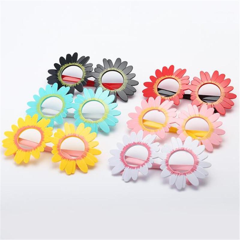 2020 New Children Accessories Infant Baby Girls Boys Kids Sunflower Sunglasses Shades Classic Vintage Holiday Party Props Gifts1, As photo show
2020 New Children Accessories Infant Baby Girls Boys Kids Sunflower Sunglasses Shades Classic Vintage Holiday Party Props Gifts1, As photo show