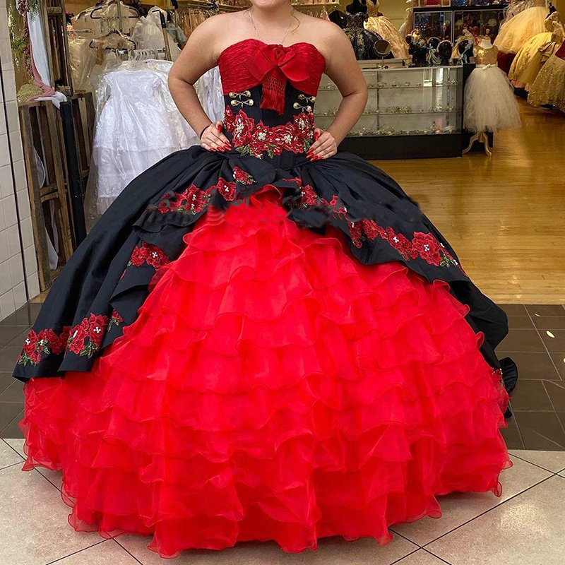 Red Black Ball Gown Quinceanera Dresses Organza Ruffles Prom Dresses Appliques Lace Up Sweet 16 Dress Pageant Party Gowns