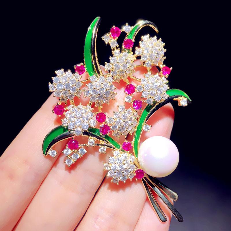 Pins, Brooches Beautiful Zircon Rhinestone Flower Brooch Christmas Pin Vintage Freshwater Pearl Bouquet Pins For Women Accessories
Pins, Brooches Beautiful Zircon Rhinestone Flower Brooch Christmas Pin Vintage Freshwater Pearl Bouquet Pins For Women Accessories
