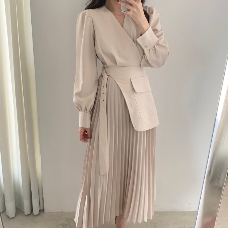 2021 New 2021 new Korean chic retro slim temperament fashion pleated shirt stitching long sleeve dress female 286G, Apricot
2021 New 2021 new Korean chic retro slim temperament fashion pleated shirt stitching long sleeve dress female 286G, Apricot