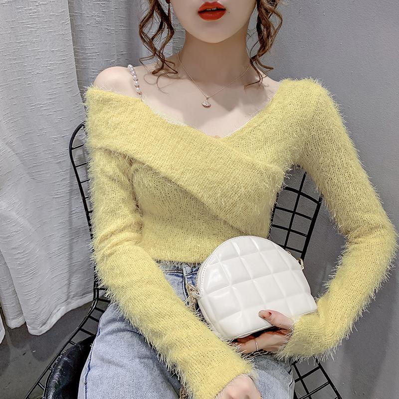 Soft V-neck Slim Pullovers Sweaters Women knitted Full Sleeve Elegant Artificial Mink Pullover Sweater With Pearl Strap, Black
Soft V-neck Slim Pullovers Sweaters Women knitted Full Sleeve Elegant Artificial Mink Pullover Sweater With Pearl Strap, Black