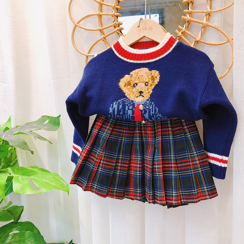 Kids Bear Sweater and Green Red Plaid Skirt for Girls Preppy Styles Clothes Outfit Set New Year Checked Boutique Clothes Y1117