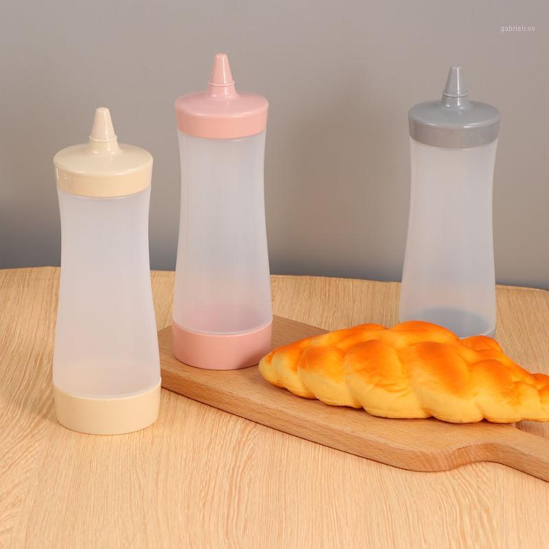 1Pc Squeeze Bottle Kitchen Accessories Gravy Boat Plastic Sauce Vinegar Oil Ketchup Gravy Cruet Condiment Dispenser Kitchen Tool1
1Pc Squeeze Bottle Kitchen Accessories Gravy Boat Plastic Sauce Vinegar Oil Ketchup Gravy Cruet Condiment Dispenser Kitchen Tool1