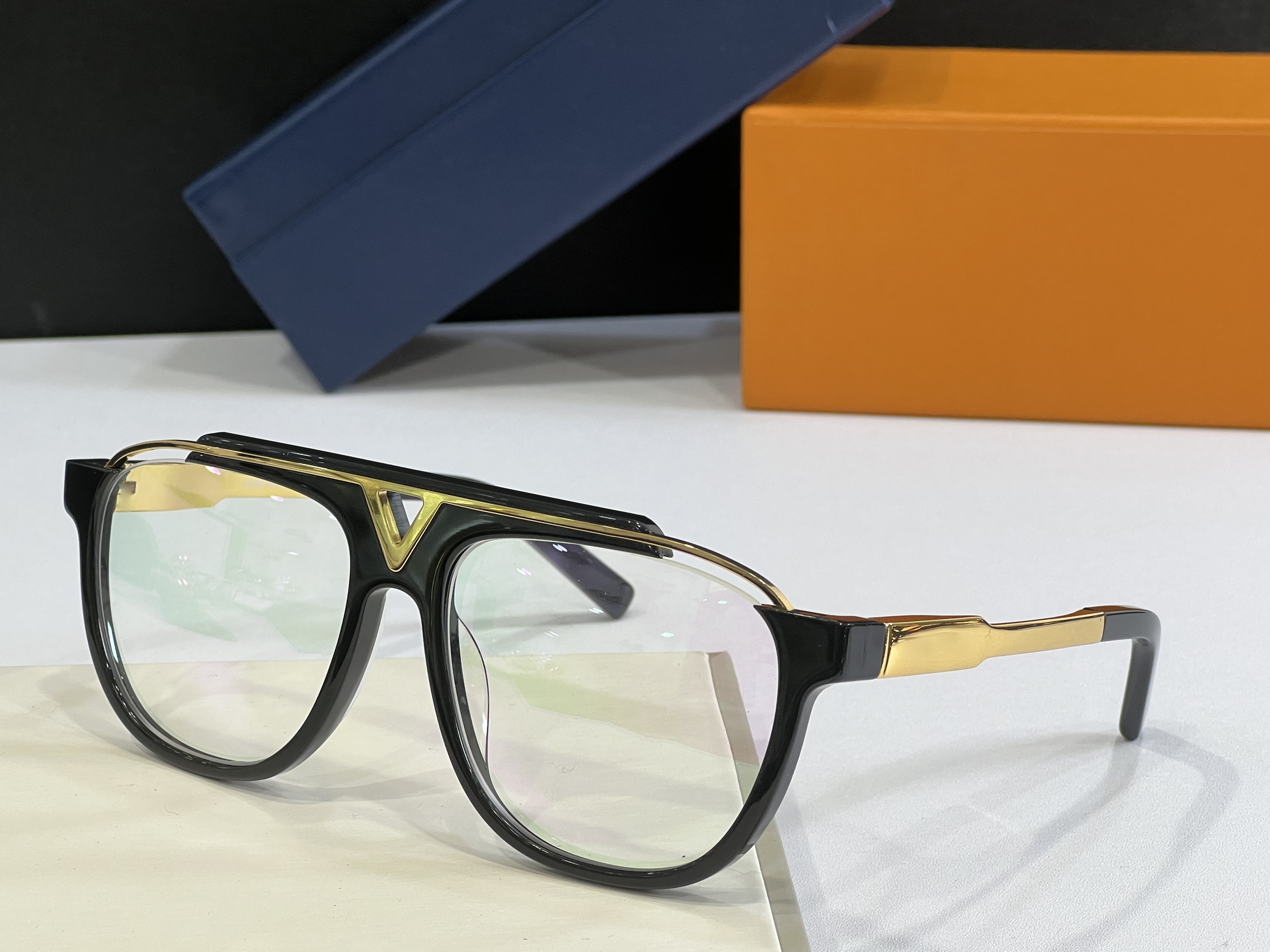 luxury Designer sunglasses for women special luxury sunglasses mens Classic plate square frame simple and elegant retro fashion outdoor uv400 protective eyewear
luxury Designer sunglasses for women special luxury sunglasses mens Classic plate square frame simple and elegant retro fashion outdoor uv400 protective eyewear