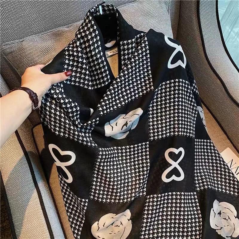 2020 Brand Autumn winter women beach quality shawl cotton scarf lady fashion scarves bandana wrap hijab muffler
2020 Brand Autumn winter women beach quality shawl cotton scarf lady fashion scarves bandana wrap hijab muffler