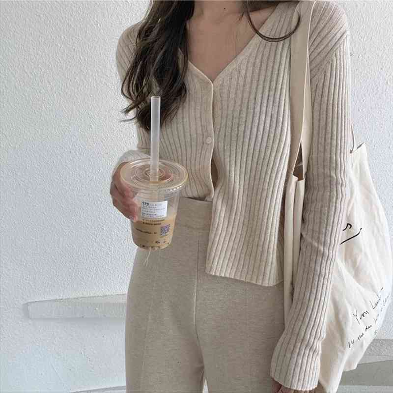 beige gray coffee black cardigan women spring summer autumn basic v-neck knitted sweater cardigan korean short female, White;black
beige gray coffee black cardigan women spring summer autumn basic v-neck knitted sweater cardigan korean short female, White;black
