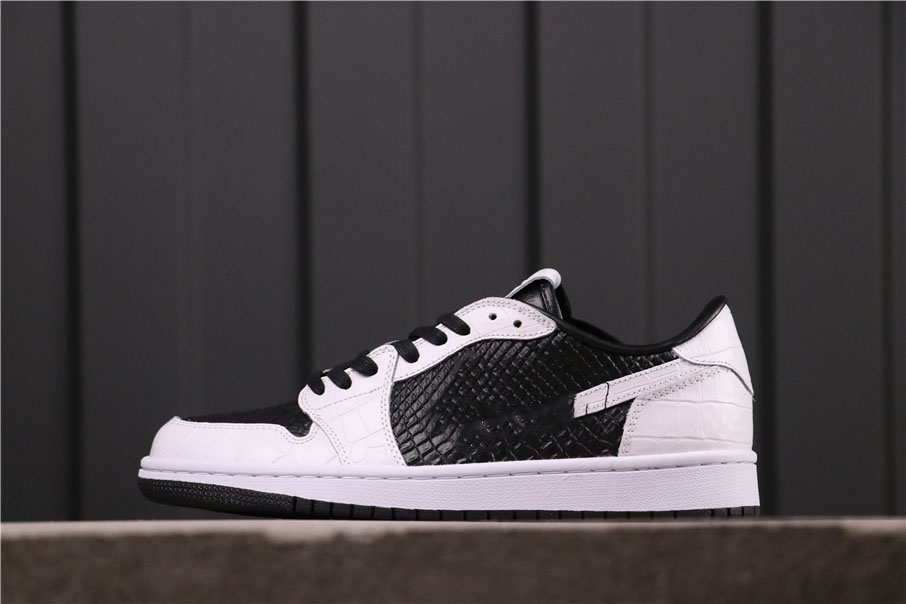 Top Quality Jumpman 1 Low Designer Skateboard Shoes White Black Fashion Trainers luxurys designers With Box
Top Quality Jumpman 1 Low Designer Skateboard Shoes White Black Fashion Trainers luxurys designers With Box