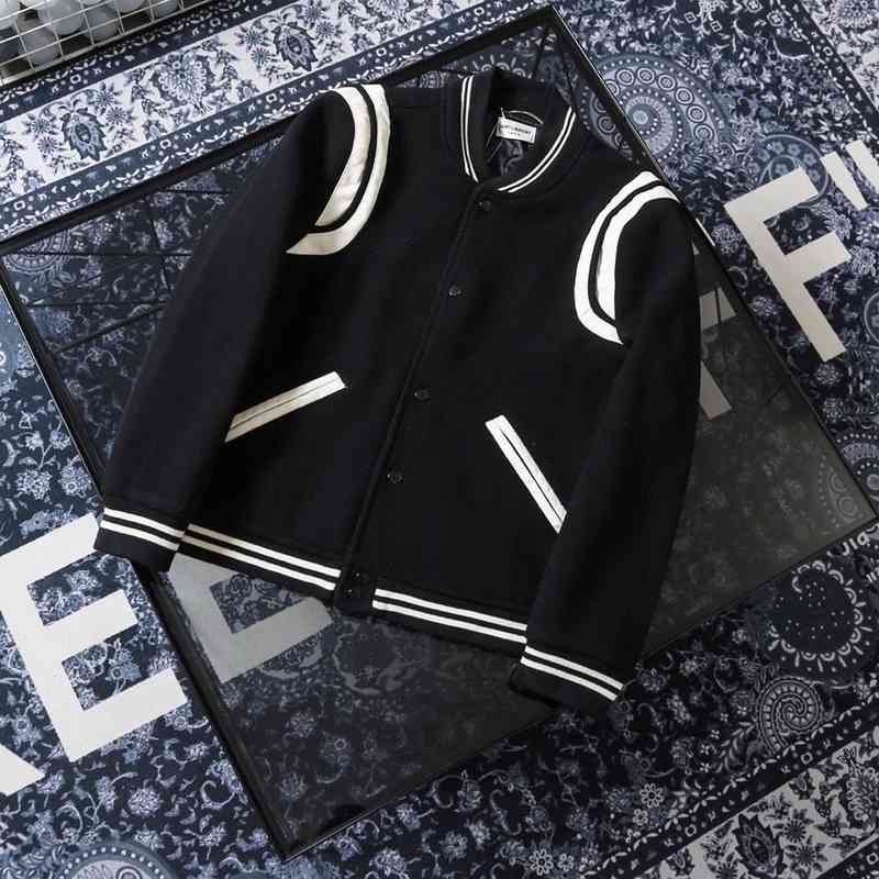 High Quality Heavy Industry Pop Slp Classic Wool Lambskin Baseball Suit Men's and Women's Same Lover's Coat, Beige
High Quality Heavy Industry Pop Slp Classic Wool Lambskin Baseball Suit Men's and Women's Same Lover's Coat, Beige