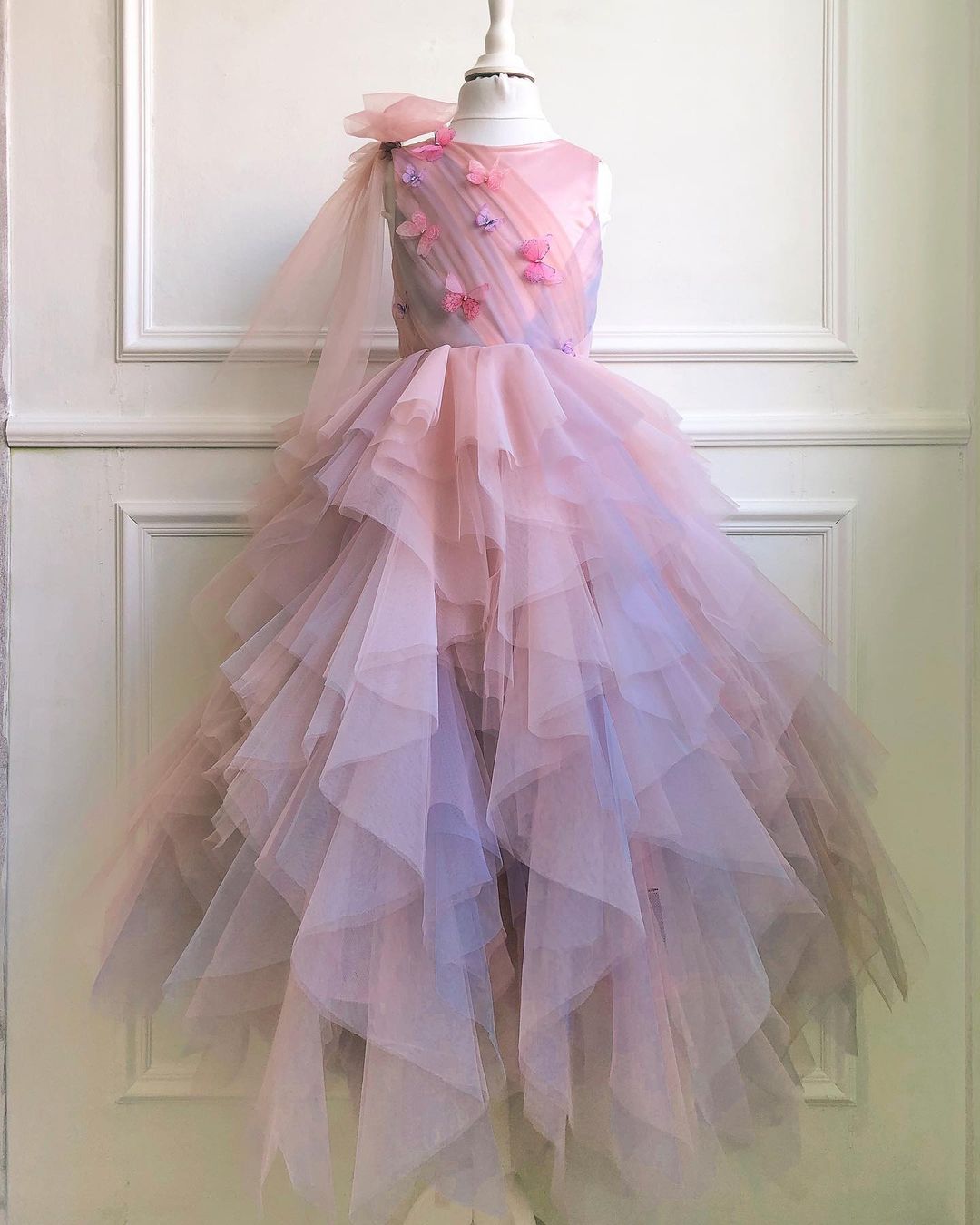 2020 Pink Cheap Flower Girl Dresses Ball Gown Tiers Little Girl Wedding Dresses Cheap Communion Pageant Dresses Gowns ZJ356